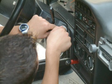 Hoţ din autoturisme, prins pe bulevardul Alexandru Lăpuşneanu